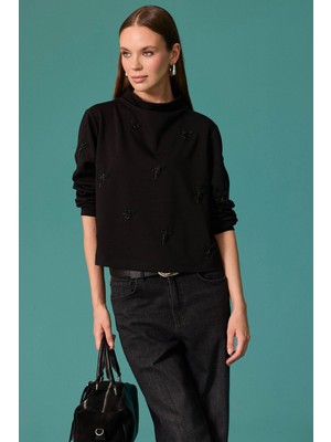 Seçil Kadın Inci Çiçek Detaylı Dik Yaka Sweatshirt Siyah