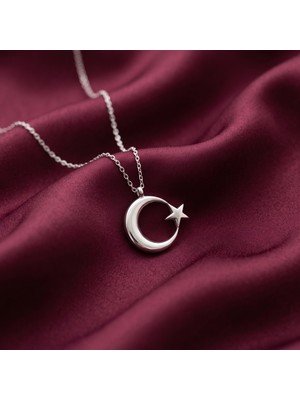 925 Ayar Gümüş Ay Yıldız Taşlı Zirkon Kadın Kolye Işıltılı Şık Hediye