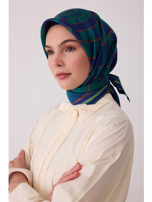 Belli Geometrik Desen %100 Twill Ipek Eşarp BE11-55