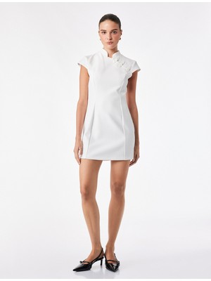 Koton Hakim Yaka Kısa Kollu Regular Fit Nakışlı Bodycon Mini Elbise