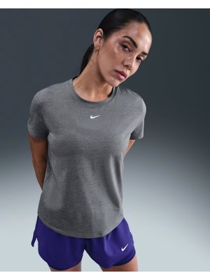 Nike One Classic IB9408-084 Dri-Fıt Kısa Kollu Kadın Tişört- Gri