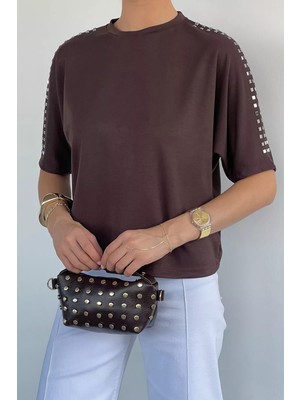 Gülseli Kadın Omuzlar Metal Taşlı Oversize Bluz P-00022205