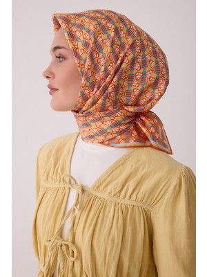 Belli Geometrik Desen %100 Twill Ipek Eşarp BE03-81