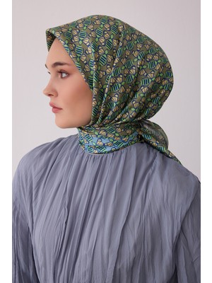 Belli Geometrik Desen %100 Twill Ipek Eşarp BE03-82