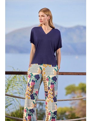 Nightlove Monamise Çiçek ve Yaprak Desenli Kısa Kollu V Yaka Pijama Takımı