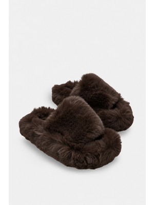 Capone Outfitters Nyssa Peluş Tüylü Kadın Ev Terliği