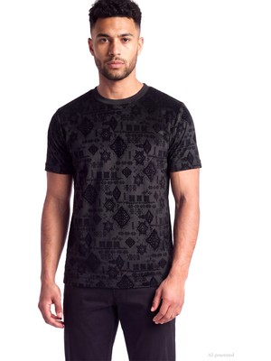 Emporio Armani Erkek Pamuklu Kabartma Desenli Yuvarlak Yakalı Kısa Kollu Siyah1 T-Shirt EM007343 AF10017-FC377