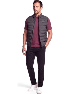 EA7 Erkek Pamuklu Regular Fit Kapitoneli Kapüşonlu Fermuarlı Siyah Yelek 7M002381 AF15953-UC001