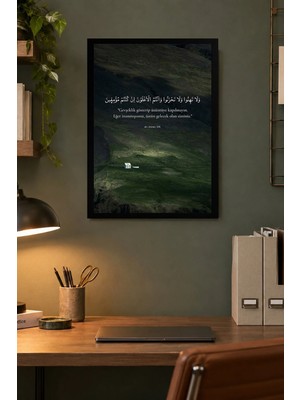 Onyx Lab Onyxlab Yeşil Vadi ve Küçük Ev Desenli Dekoratif Mdf Tablo, Çerçeve Görünümlü Ahşap Poster