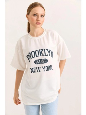 Juuuj Ekru Iki Iplik Bisiklet Yaka Düşük Omuz Oversize Brooklyn Baskılı Rahat Form Tişört