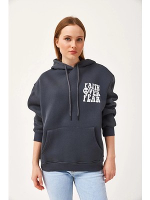 Juuuj Antrasit Pamuklu Kumaş Kapüşonlu Yaka Oversize Form Kanguru Cepli Baskı Detaylı Sweatshirt