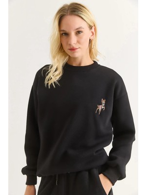 Juuuj Siyah Dokuma Kumaş Bisiklet Yaka Regular Fit Geyik Nakışlı Şardonlu Üç Iplik Sweatshirt