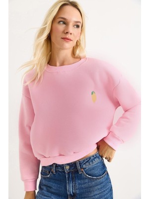 Juuuj Pembe Üç Iplik Kumaş Bisiklet Yaka Düşük Omuz Limon Nakışlı Rahat Form Sweatshirt