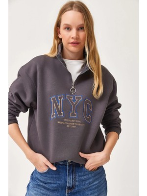 Juuuj Füme Pamuklu Karışım Dik Yaka Oversize Fermuar Detaylı Nyc Nakışlı Sweatshirt