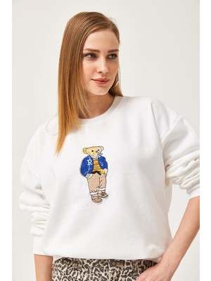 Juuuj Beyaz Pamuklu Kumaş Bisiklet Yaka Düşük Omuz Oversize Ayı Figürlü Nakışlı Sweatshirt
