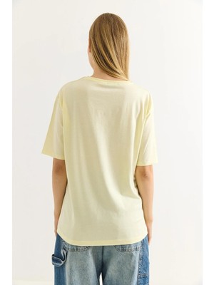 Juuuj Sarı Esnek Kumaşlı Bisiklet Yaka Kısa Kollu Oversize Basic Günlük Kullanım Örme Tişört
