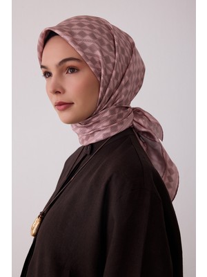 Belli Geometrik Desen %100 Twill Ipek Eşarp BE25