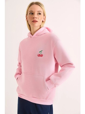 Juuuj Pembe Şardonlu Üç Iplik Kapişonlu Düşük Omuz Kiraz Nakışlı Kanguru Cepli Sweatshirt