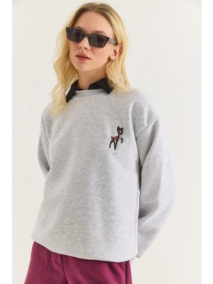 Juuuj Gri Dokuma Üç Iplik Şardonlu Bisiklet Yaka Regular Kalıp Geyik Nakışlı Sweatshirt