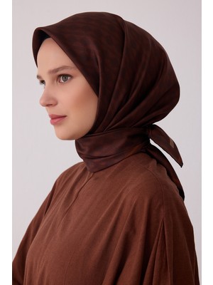 Belli Geometrik Desen %100 Twill Ipek Eşarp BE25-31