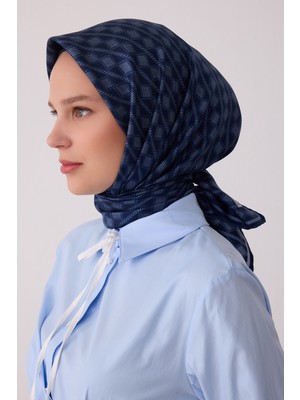Belli Geometrik Desen %100 Twill Ipek Eşarp BE25-90