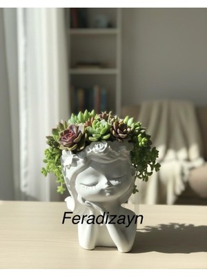 Ferdali Çiçek Taçlı Kız Dekoratif Obje Mumluk Biblo Sukulent