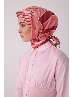 Belli Geometrik Desen %100 Twill Ipek Eşarp BE01-51