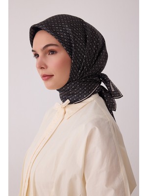 Belli Monogram Desen %100 Twill Ipek Eşarp BE18-83