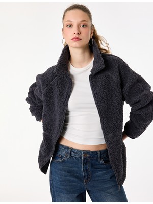 Koton Uzun Kollu Dik Yaka Cep Detaylı Fermuarlı Oversize Peluş Ceket