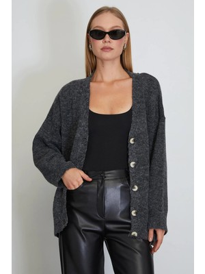 FullaModa Düğmeli V Yaka Oversize Triko Hırka