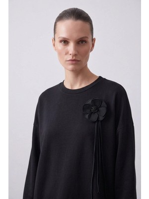 Puane Yaka Çiçek Aplikeli Tunik 10815 Siyah