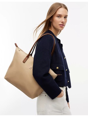 Tommy Hilfiger Kadın Fermuarlı Iç Cepli Metalik Th Logolu Kısa Askılı Bej Omuz Çantası AW0AW17711-ACC