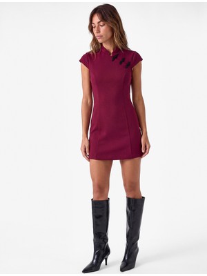 Koton Hakim Yaka Kısa Kollu Regular Fit Nakışlı Bodycon Mini Elbise