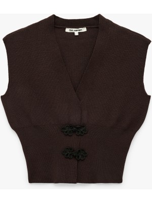 Koton Slim Fit V Yaka Kolsuz Süslü Düğmeli Triko Yelek