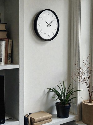 Çetiner Group 36 cm Siyah Dekoratif Duvar Saati – Rakamlı Beyaz Kadran (PP-3604B)