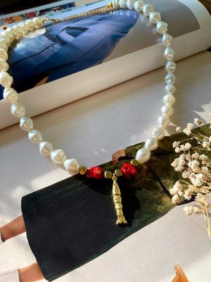 Store By Dilara Aurelia Vintage Inci Görünümlü Doğal Mercan Taşlı Balık Figürlü Kolye