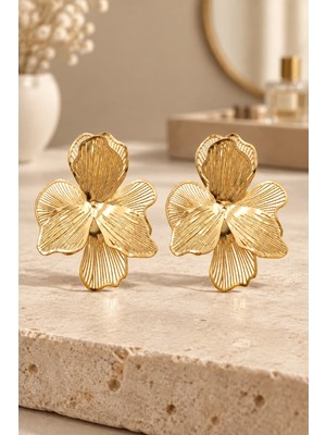 Lykos Kadın Gold Büyük Çiçek Model Statement Küpe - Heykelsi Doku Çivi Küpe