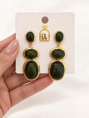 Bartuva Design Oval Taşlı Gold Sallantılı Kadın Küpe – Kırmızı ve Haki Yeşil Renk Seçenekli