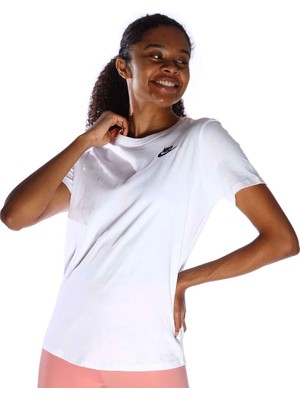 Markali Nike Sportswear Club Kadın Beyaz Tişört DX7902-100