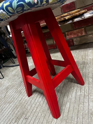 Taburecity- Kırmızı Renk Ahşap Puf Tabure  (48 Cm)