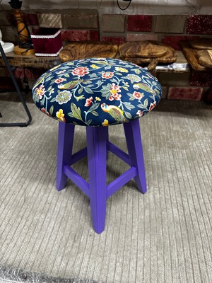 Taburecity- Mor Renk Ahşap Puf Tabure  (48 Cm)