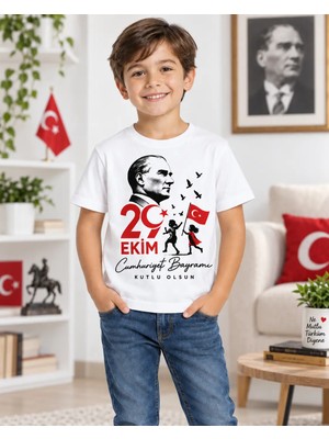 Alfa Tshirt Kırmızı Beyaz Ilmekler – 29 Ekim Cumhuriyet Bayramı Dtg Baskılı Beyaz Tişört