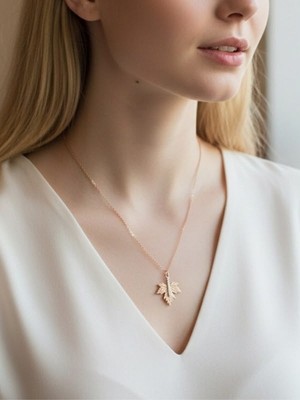 Ayen Accessories Kadın Gold Yaprak Figürlü Taşlı Çelik Kolye – Zarif ve Şık Kolye