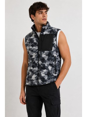 Bizim Terzi Gri Siyah Kamuflaj Polar Yelek Siyah Üst Cep-3 Cepli Tam Fermuarlı Slim Fit Anti Pilling Tüylenme Yapmaz. Hava Geçirmez