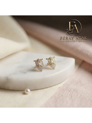 Feray Atak Collection Zirkon Taşlı Gold Çivi Küpe