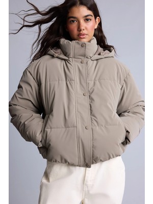 DeFacto Su İtici Regular Fit Kapüşonlu Şişme Mont H8586AX26WN