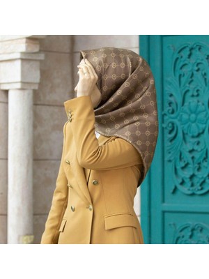 Vissona Twill Ipek Eşarp Sütlü Kahve, Monogram Desen