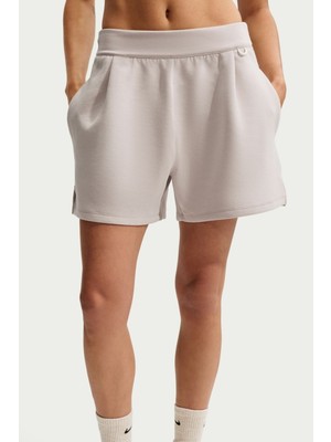 Nike 24.7 Dri-Fit Soft Knit Womens Training Short Bol Kesim Kadın Antreman Şortu Krem