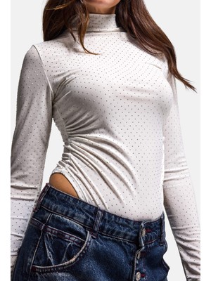 It's Basic Kadın Beyaz W6-101 Çıt-Çıtlı Parlak Taşlı Uzun Kol Esnek Kumaş Tasarım Body