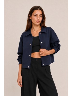 Maisonrae Kadın Lacivert Oversize, Polo Yaka, Çıtçıtlı, Pamuklu Gabardin, Kısa Mevsimlik Ceket